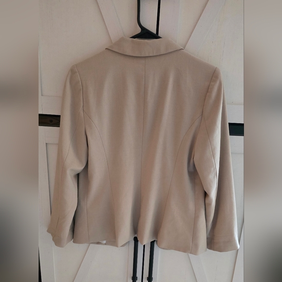 Kensie Women's Tan Blazer - Picture 4 of 4